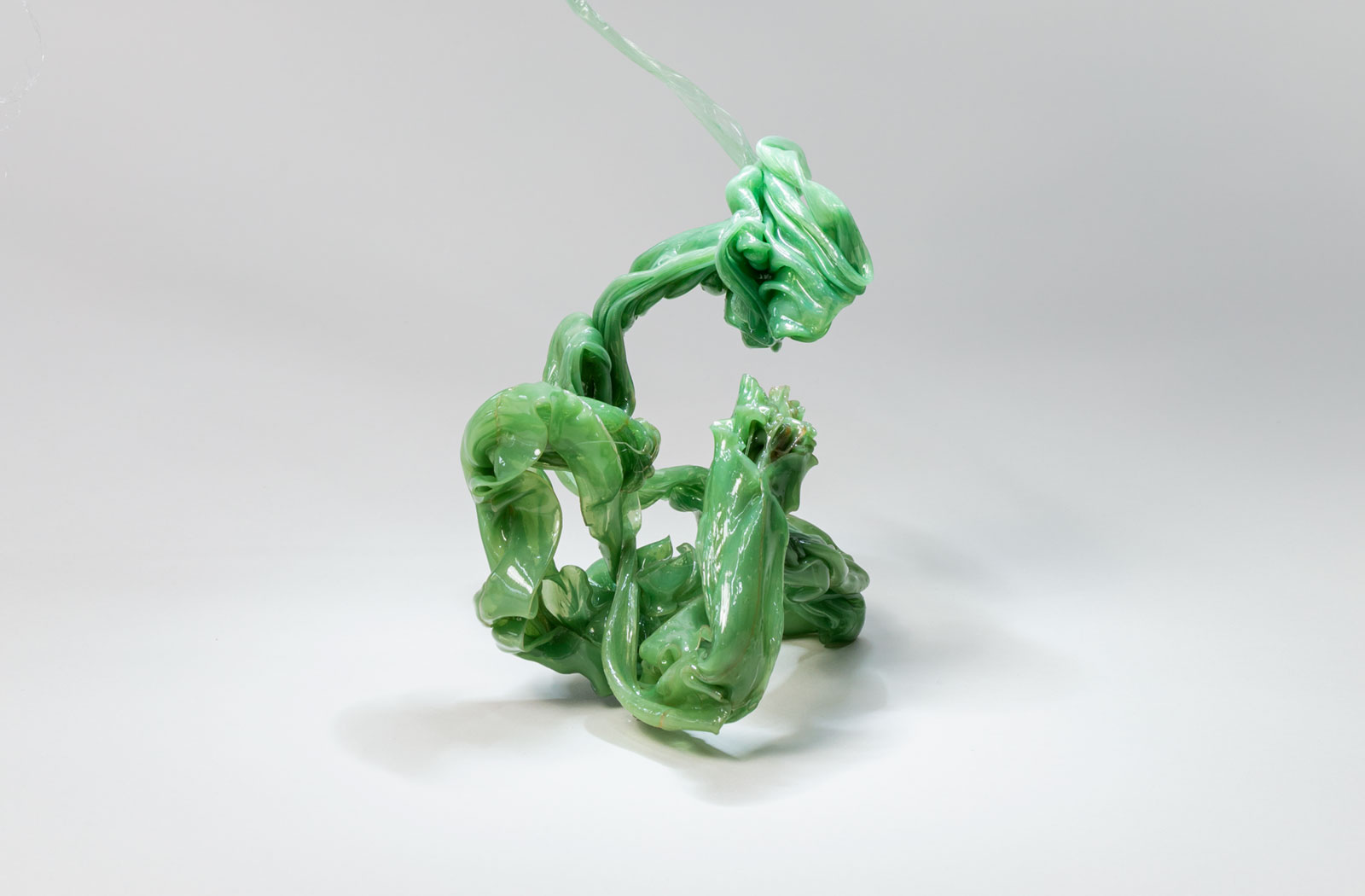 plastic objects and installation recycelt-sein 2022 by Carolin Liebl and Nikolas Schmid-Pfähler